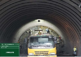 名護トンネル07