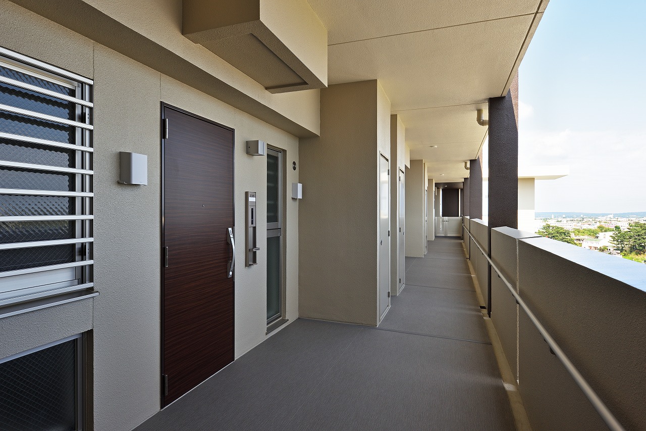12階共用廊下 沖縄の総合建設業 株式会社 太名嘉組